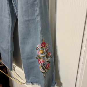 The Pioneer Woman Blue Cropped Jeans with Floral Embroidery